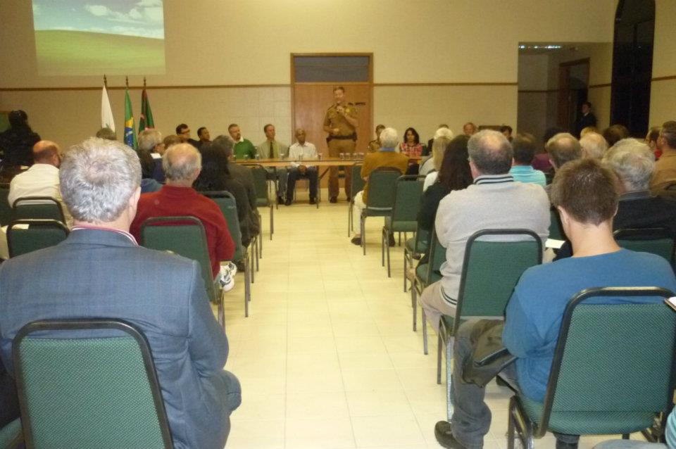 REUNIÃO NO JARDIM DAS AMÉRICAS, COM O COMANDANTE GERAL DA POLÍCIA MILITAR DO PARANÁ – CEL. ROBERSON BONDARUK.