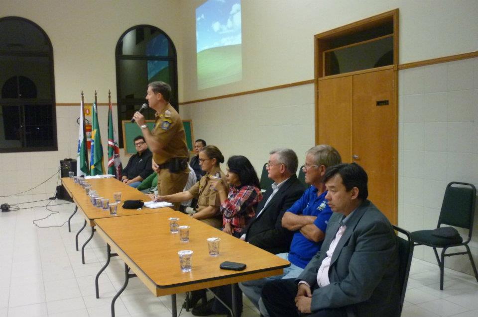REUNIÃO NO JARDIM DAS AMÉRICAS, COM O COMANDANTE GERAL DA POLÍCIA MILITAR DO PARANÁ – CEL. ROBERSON BONDARUK.