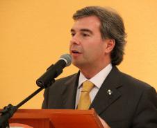 Coronéis da PM Roberson e César lançam 4ª edição do livro "Polícia Comunitária"