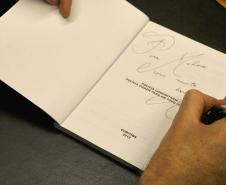 Coronéis da PM Roberson e César lançam 4ª edição do livro "Polícia Comunitária"