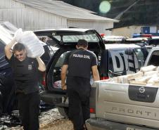 Polícia incinera 14 toneladas de drogas apreendidas no Estado