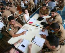 Cadetes da Academia Policial Militar do Guatupe em treinamento com a Rede de Desenvolvimento Local.