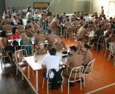 Cadetes da Academia Policial Militar do Guatupe em treinamento com a Rede de Desenvolvimento Local.