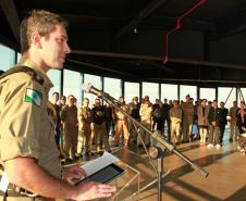 Bombeiro lança livro "Resgate Vertical" com técnicas de salvamento 