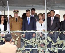 O governador Beto Richa dá posse ao novo comandante-geral da Polícia Miliar, coronel César Vinicius Kogut. Participaram, o vice-governador, Flávio Arns, a secretária da Família e Desenvolvimento Social, Fernanda Richa e o secretário da Segurança Pública, Cid Vasques. Curitiba, 15/10/2013. Foto: Orlando Kissner/ANPr