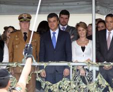 O governador Beto Richa dá posse ao novo comandante-geral da Polícia Miliar, coronel César Vinicius Kogut. Participaram, o vice-governador, Flávio Arns, a secretária da Família e Desenvolvimento Social, Fernanda Richa e o secretário da Segurança Pública, Cid Vasques. Curitiba, 15/10/2013. Foto: Orlando Kissner/ANPr
