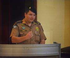 Tenente MARCO AURÉLIO XAVIER palestrando sobre prevenções às ocorrências policiais.