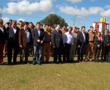 O governador Beto Richa recebeu nesta quinta-feira (29), em Cascavel, os novos 531 soldados e bombeiros militares que reforçarão o policiamento nos 94 municípios das regiões Oeste e Sudoeste, pertencentes ao 5º Comando Regional da Polícia Militar (CRPM). Cascavel, 29/05/2014.Foto: Daniel Meneghetti/PMPR