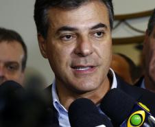 O governador Beto Richa  apresentou os novos policiais e bombeiros militares que atuarão em Maringá e região.Maringá, 29-05-14.Foto: Arnaldo Alves / ANPr.