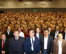 O governador Beto Richa  apresentou os novos policiais e bombeiros militares que atuarão em Maringá e região.Maringá, 29-05-14.Foto: Arnaldo Alves / ANPr.