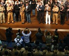 O governador Beto Richa  apresentou os novos policiais e bombeiros militares que atuarão em Maringá e região.Maringá, 29-05-14.Foto: Arnaldo Alves / ANPr.