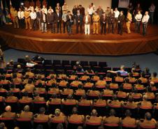 O governador Beto Richa  apresentou os novos policiais e bombeiros militares que atuarão em Maringá e região.Maringá, 29-05-14.Foto: Arnaldo Alves / ANPr.