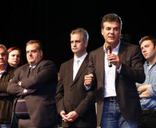 O governador Beto Richa  apresentou os novos policiais e bombeiros militares que atuarão em Maringá e região.Maringá, 29-05-14.Foto: Arnaldo Alves / ANPr.