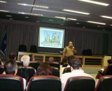  Coronel DABUL, comandante do policiamento da Capital, discorreu sobre o papel das novas diretorias da PM, as de Direitos Humanos e de Polícia Comunitária.