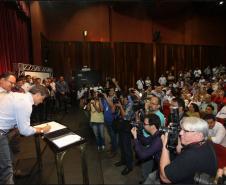 Governador Beto Richa entrega Carta Constitutiva ao CONSEG de Paranavaí