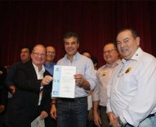 Governador Beto Richa entrega Carta Constitutiva ao CONSEG de Paranavaí