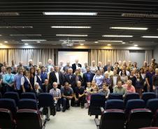     No dia 25 de Abril de 2019, as 20 h o Coordenador Estadual do CONSEG, o Coronel Chehade Elias Geha, junto ao Chefe do Estado-Maior da PMPR, o Coronel Lanes Randal Prates Marques, receberam nas dependências do Salão Nobre do Quartel do Comando-Geral representantes dos CONSEGs da Capital, Região Metropolitana e Litoral para esclarecimento a respeito do decreto e documentação para a criação dos Conselhos Comunitários