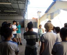 Coordenadora Estadual dos CONSEGs levou a proposta do CONSEG JOVEM para o Conselho Comunitário de Primeiro de Maio e para os alunos do Ensino Médio