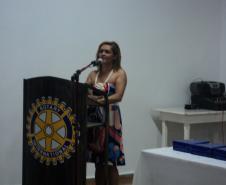 Coordenadora Estadual para Assuntos dos CONSEGs recebe homenagem do Conselho Comunitário de Segurança Primeiro de Maio, no término do evento realizado no município.