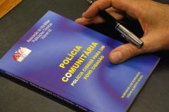 Coronéis da PM Roberson e César lançam 4ª edição do livro "Polícia Comunitária"
