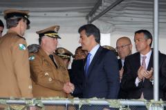 O governador Beto Richa dá posse ao novo comandante-geral da Polícia Miliar, coronel César Vinicius Kogut. Participaram, o vice-governador, Flávio Arns, a secretária da Família e Desenvolvimento Social, Fernanda Richa e o secretário da Segurança Pública, Cid Vasques. Curitiba, 15/10/2013. Foto: Orlando Kissner/ANPr