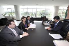 Richa assina decreto para transferência de 1.200 presos de Curitiba e RMC