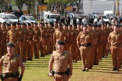O governador Beto Richa recebeu nesta quinta-feira (29), em Cascavel, os novos 531 soldados e bombeiros militares que reforçarão o policiamento nos 94 municípios das regiões Oeste e Sudoeste, pertencentes ao 5º Comando Regional da Polícia Militar (CRPM). Cascavel, 29/05/2014.Foto: Daniel Meneghetti/PMPR