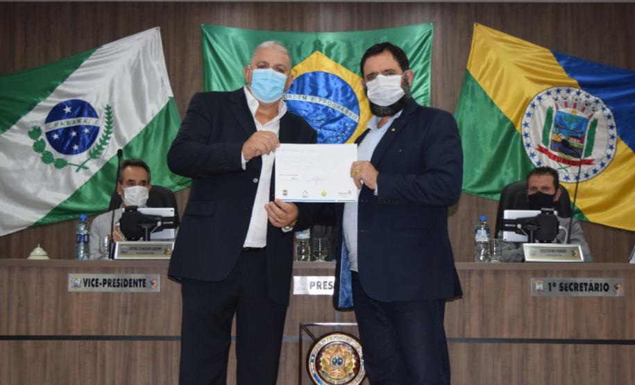 FOTOS DAS ENTREGAS DAS CARTAS CONSTITUTIVAS