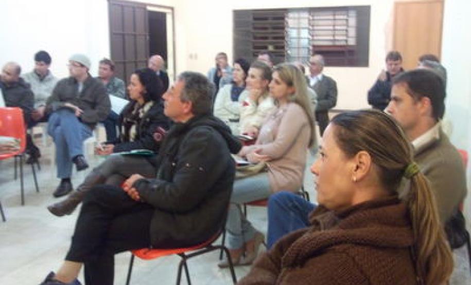 REUNIÃO PARA CRIAÇÃO DE CONSEG NO BAIRRO MOSSUNGUÊ