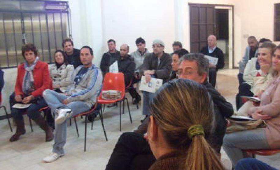 REUNIÃO PARA CRIAÇÃO DE CONSEG NO BAIRRO MOSSUNGUÊ