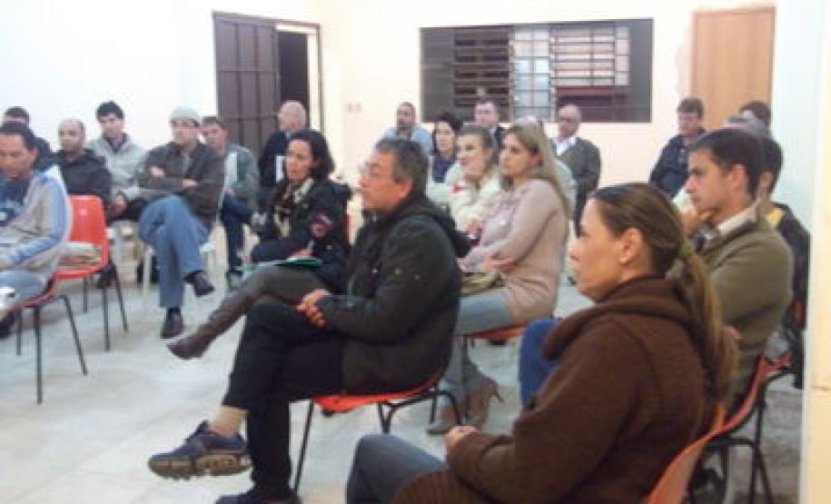REUNIÃO PARA CRIAÇÃO DE CONSEG NO BAIRRO MOSSUNGUÊ