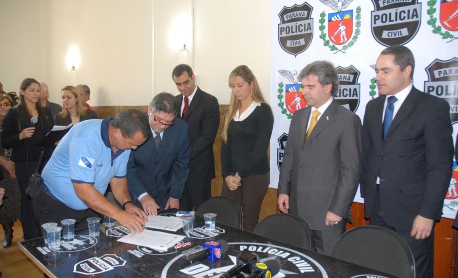 Ponta Grossa ganha núcleo da Denarc e tem reestruturado o posto do Instituto de Identificação