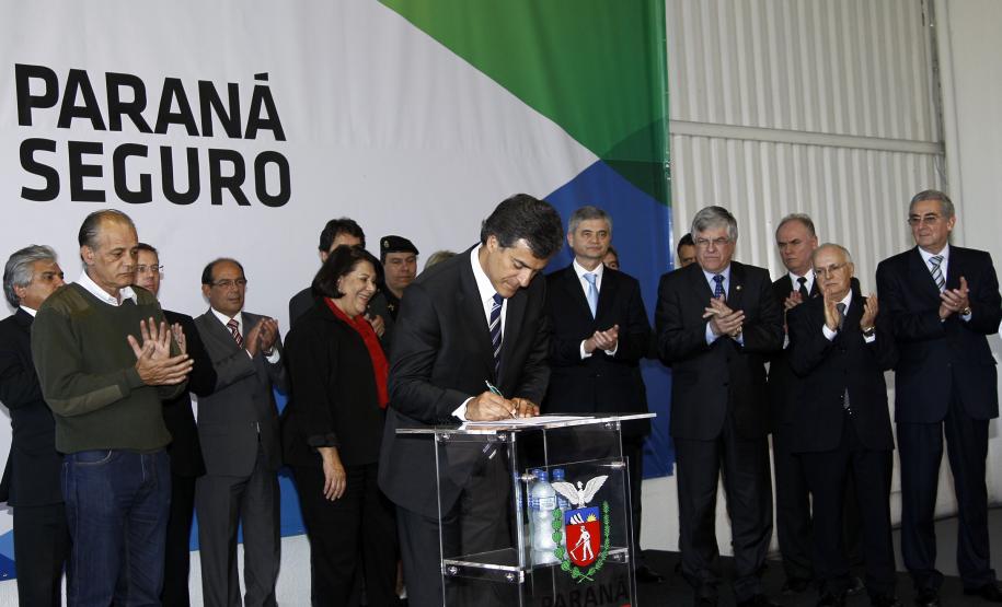 Governo recebe aeronave para ações de saúde e segurança públicaGoverno recebe aeronave para ações de saúde e segurança pública Governo recebe aeronave para ações de saúde e segurança pública