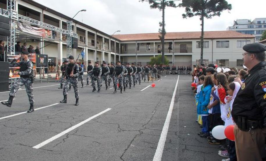 Proerd forma mais de 1,3 mil alunos de escolas públicas municipais em Curitiba Proerd forma mais de 1,3 mil alunos de escolas públicas municipais em Curitiba