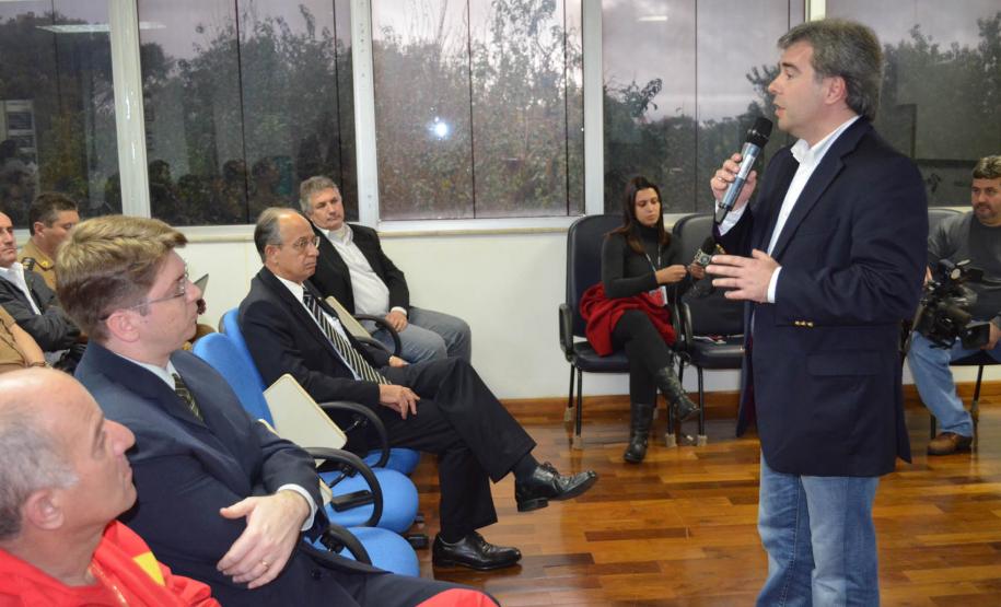 Almeida Cesar se reúne com forças de segurança pública em Foz do Iguaçu Almeida Cesar se reúne com forças de segurança pública em Foz do Iguaçu