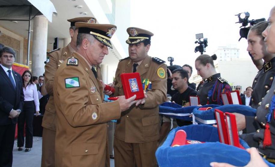 Centenário do Corpo de Bombeiros é comemorado com entrega de viaturas e desfile