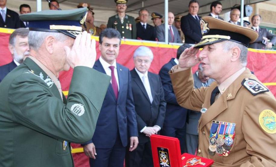 Centenário do Corpo de Bombeiros é comemorado com entrega de viaturas e desfile