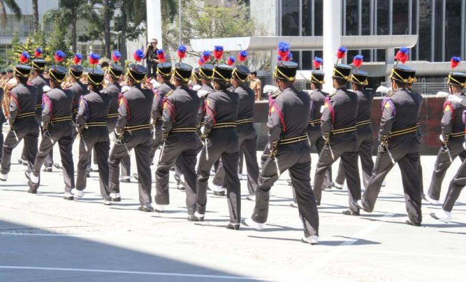 Centenário do Corpo de Bombeiros é comemorado com entrega de viaturas e desfile