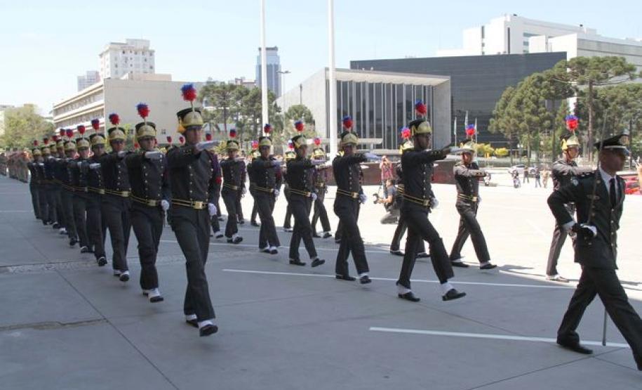 Centenário do Corpo de Bombeiros é comemorado com entrega de viaturas e desfile