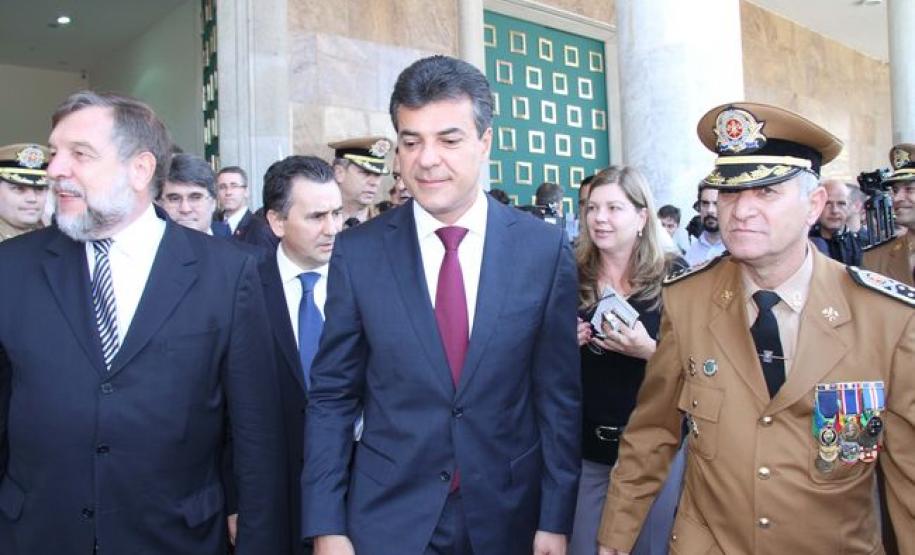 Centenário do Corpo de Bombeiros é comemorado com entrega de viaturas e desfile