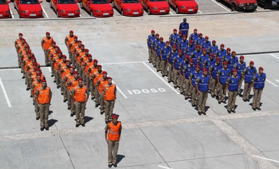 Centenário do Corpo de Bombeiros é comemorado com entrega de viaturas e desfile