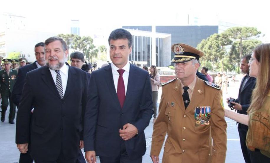 Centenário do Corpo de Bombeiros é comemorado com entrega de viaturas e desfile