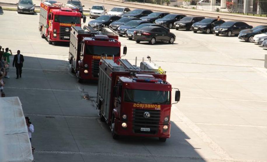 Centenário do Corpo de Bombeiros é comemorado com entrega de viaturas e desfile