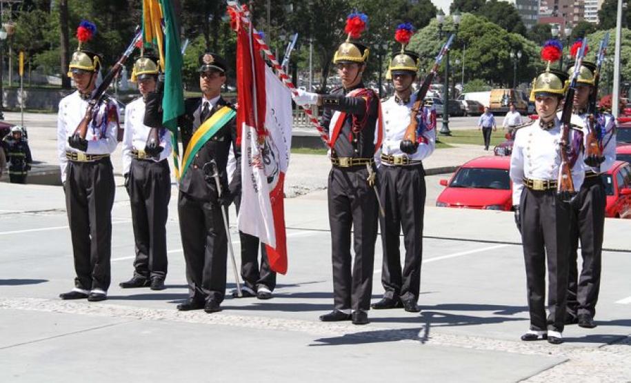 Centenário do Corpo de Bombeiros é comemorado com entrega de viaturas e desfile