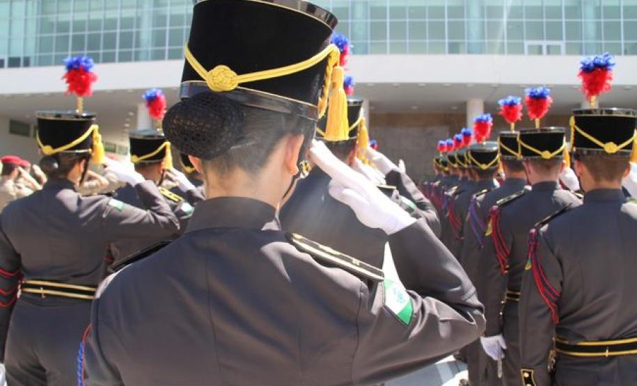 Centenário do Corpo de Bombeiros é comemorado com entrega de viaturas e desfile