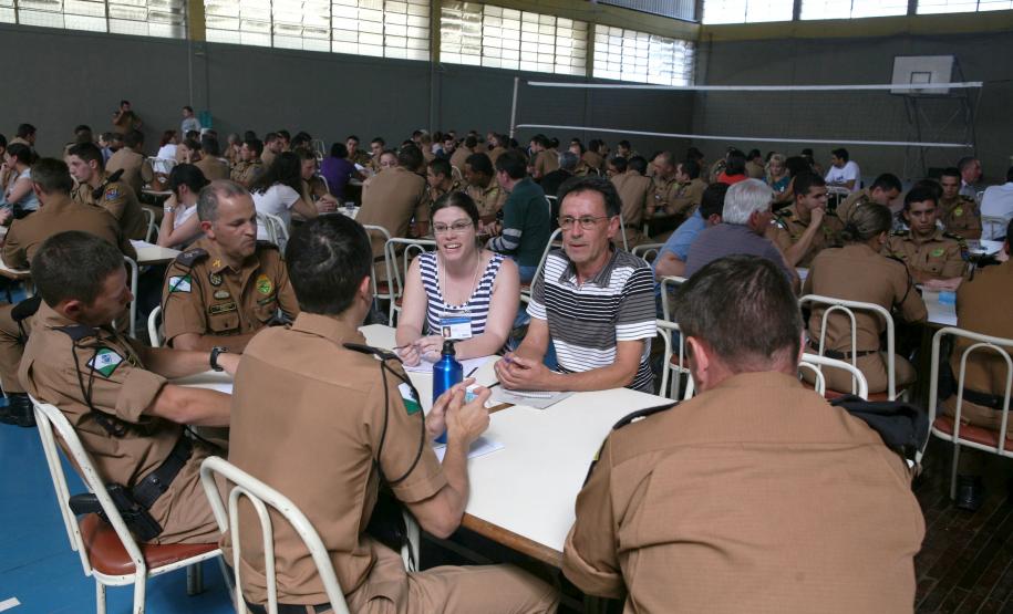 Cadetes da Academia Policial Militar do Guatupe em treinamento com a Rede de Desenvolvimento Local.