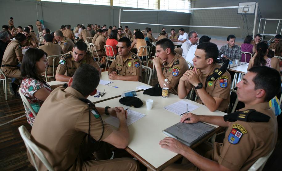 Cadetes da Academia Policial Militar do Guatupe em treinamento com a Rede de Desenvolvimento Local.