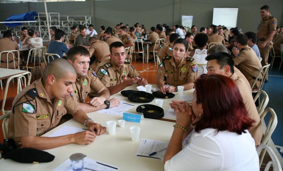 Cadetes da Academia Policial Militar do Guatupe em treinamento com a Rede de Desenvolvimento Local.