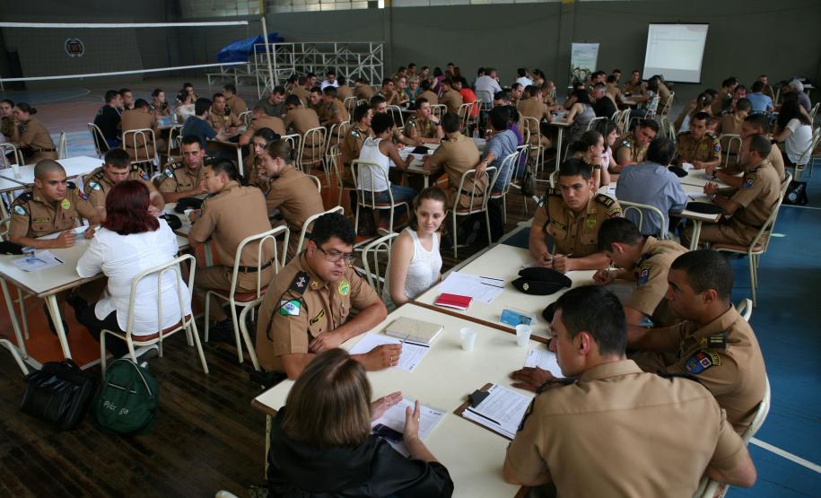 Cadetes da Academia Policial Militar do Guatupe em treinamento com a Rede de Desenvolvimento Local.