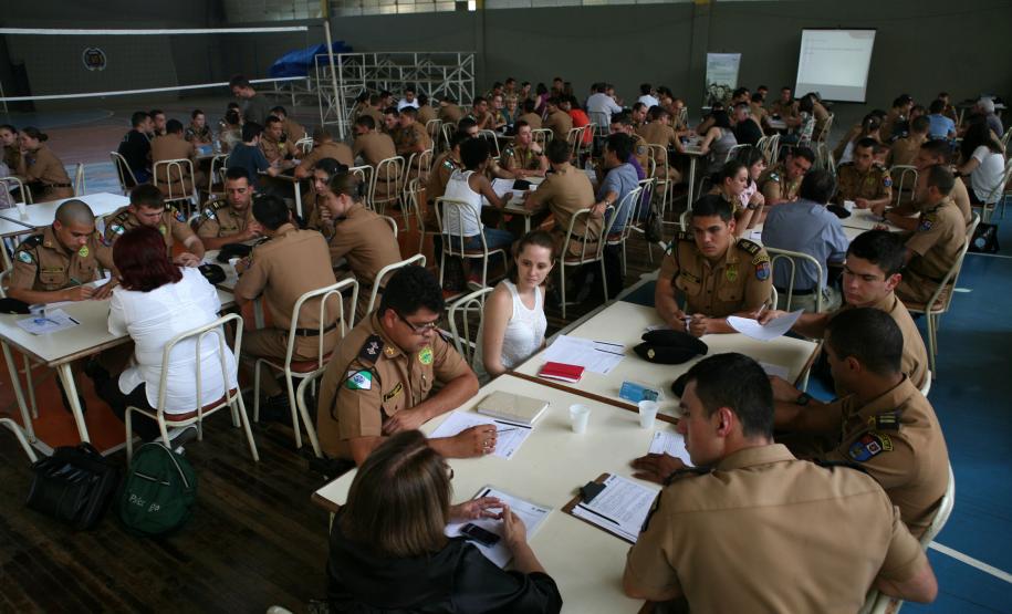 Cadetes da Academia Policial Militar do Guatupe em treinamento com a Rede de Desenvolvimento Local.